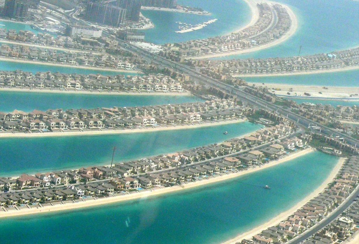 Palm Jumeirah, Dubai — streets, homes and surroundings